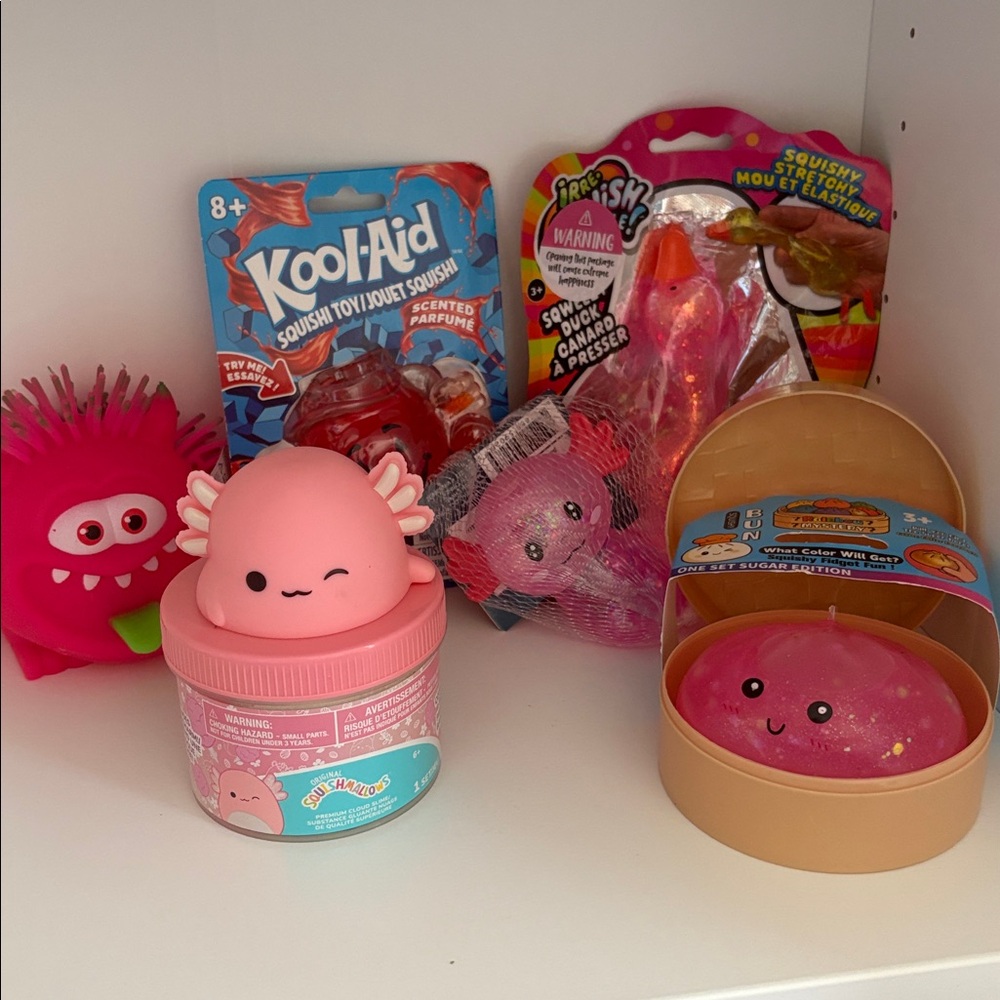 Trending viral squishes & slime ! Fast safe shipping